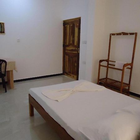 Hotel Glee Trincomalee Exterior foto
