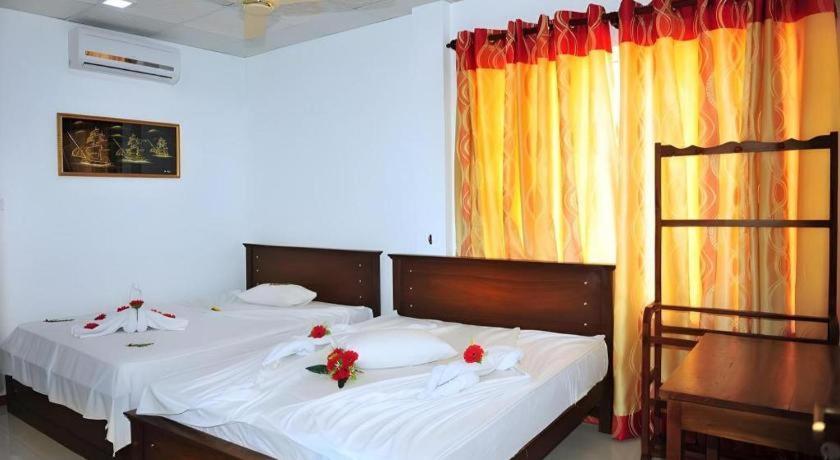Hotel Glee Trincomalee Exterior foto