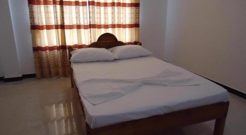 Hotel Glee Trincomalee Exterior foto